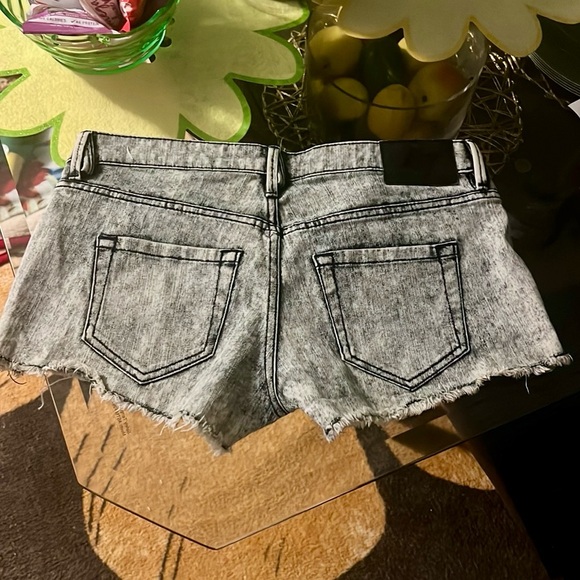 BCBGeneration cheeky shorts - Picture 7 of 8